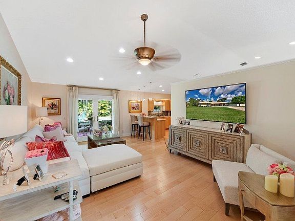 4th image of 5409 Woods West Dr