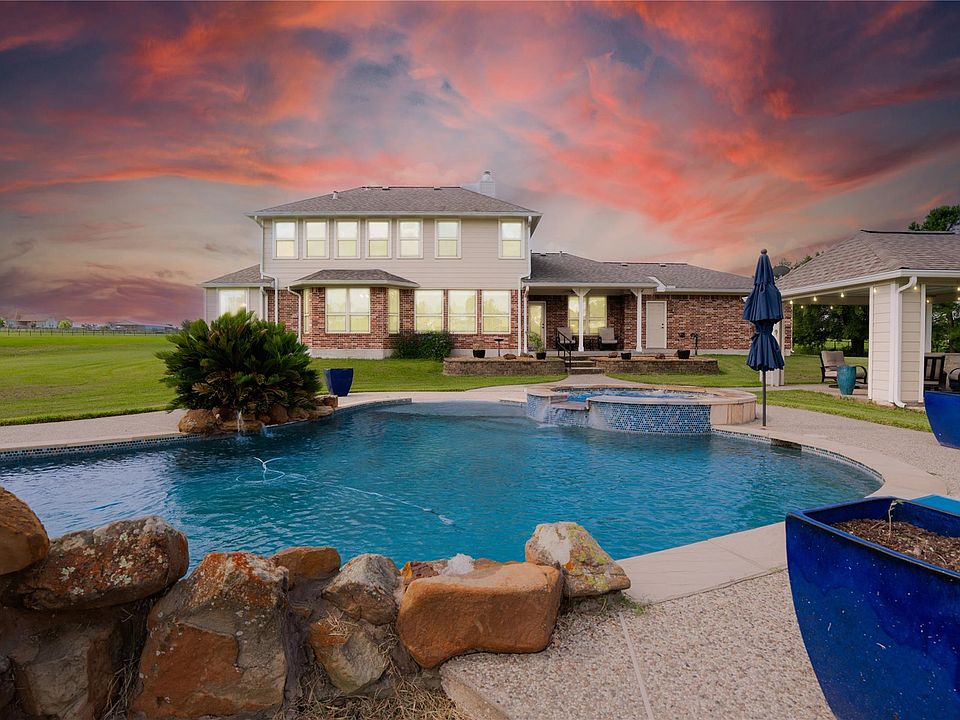 1st image of 92 Canyon Run Blvd