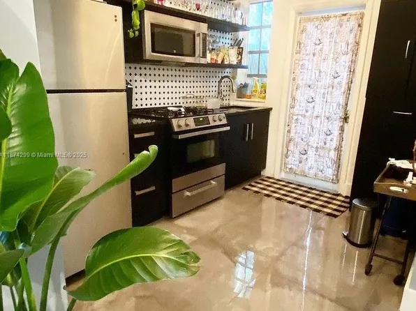 439 15th St APT 16, Miami Beach, FL 33139