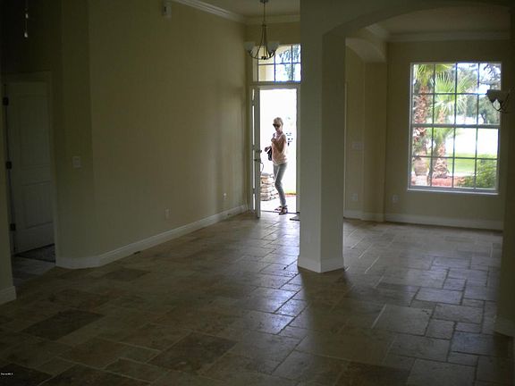 4th image of 654B Shrine Cir