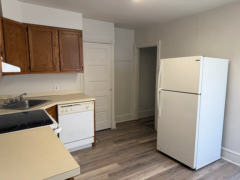 833 N Union St #B — Photo 2