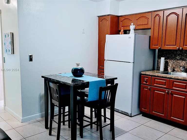 524 Washington Ave #213 — Photo 8