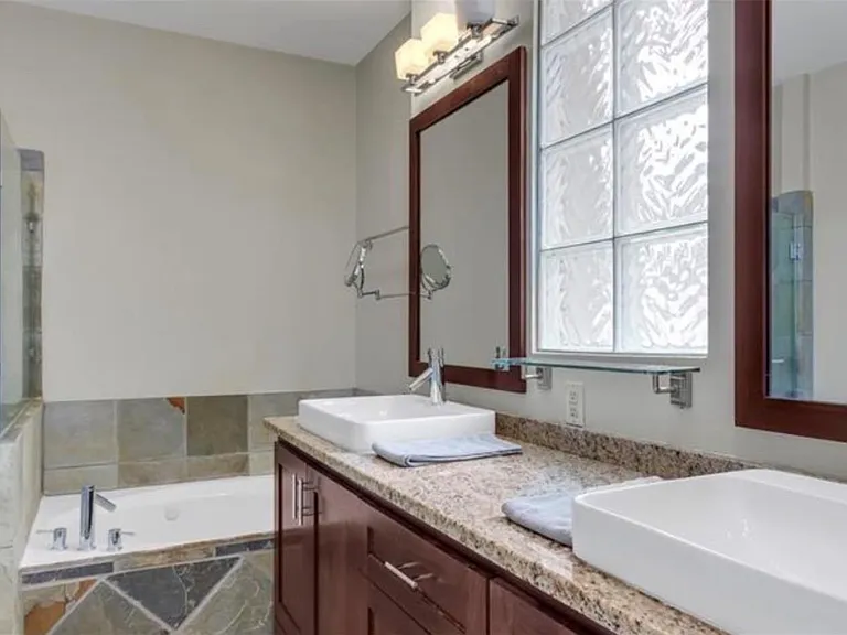 4303 Rose St — Photo 11