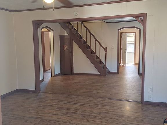 2nd image of 956 29th St