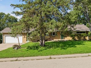2131 Perry Ave N, Golden Valley, MN 55422