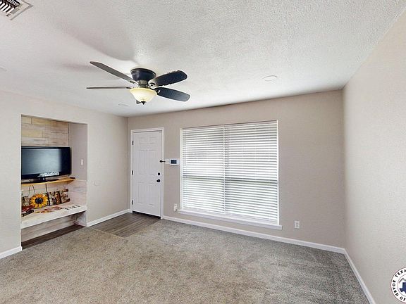 3rd image of 4702 Lawndale Dr