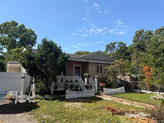 3rd image of 50 Beatrice Drive