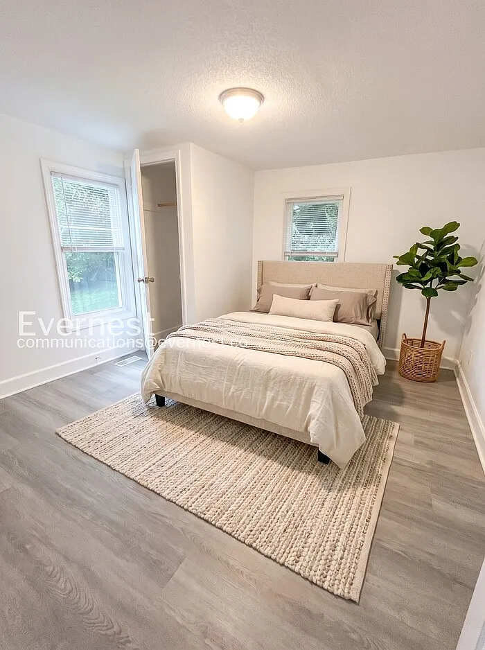 3 bed, 1.0 bath, 864 sqft, $1,325 — Photo 4