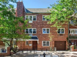 1152 30th Rd, Astoria, NY 11102