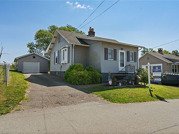 3rd image of 214 Meadowview Dr