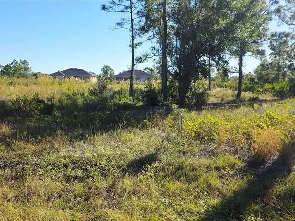 302 Moore Ave, Lehigh Acres, FL 33936