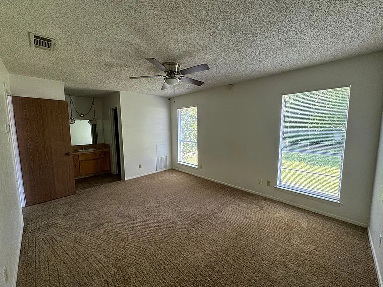 2112 Hinkle Ave — Photo 17