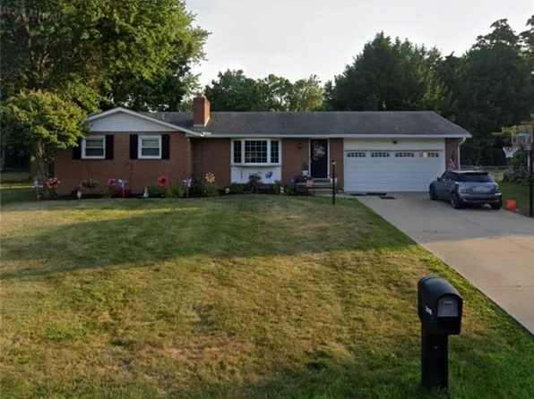 2519 Ironstone St NE, Canton, OH 44705