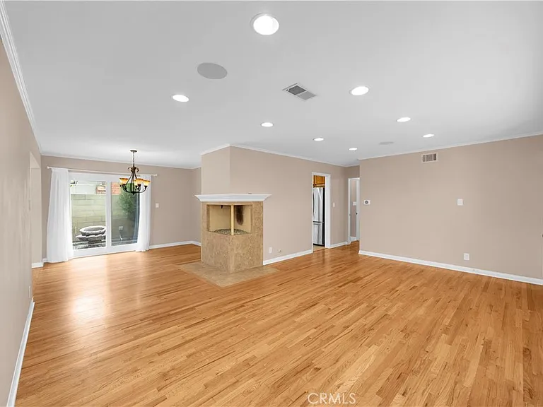 10751 Allen Dr — Photo 7