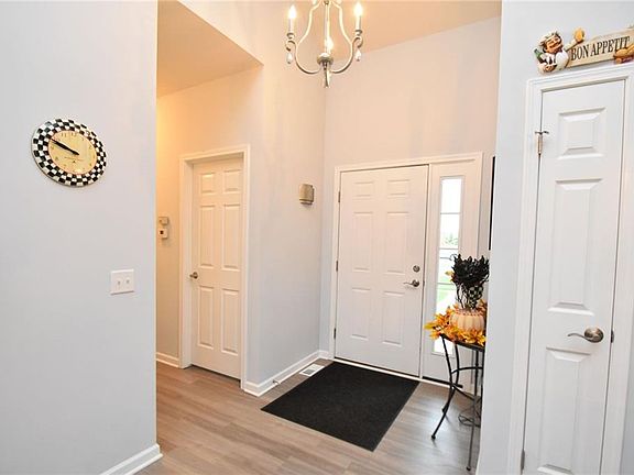 5th image of 107 Arboreta Ave