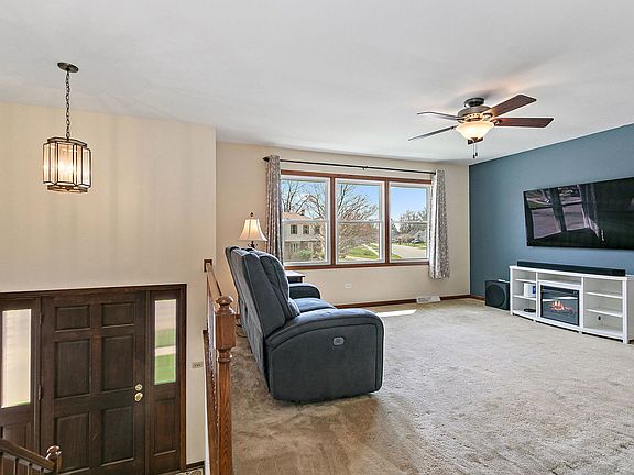 3rd image of 47 Lockman Cir