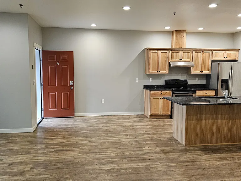 2111 Alder St #4 — Photo 2