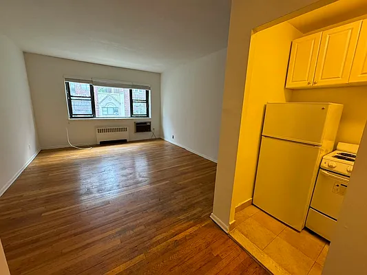 Rented by KNOCKKNOCK LLC | media 8