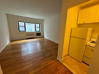 Rented by KNOCKKNOCK LLC