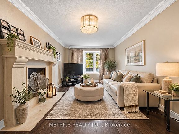 5th image of 168 Fieldgate Dr