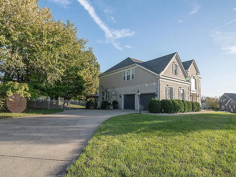 7676 Big Cedar Ct — Photo 3