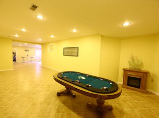 2823 Mustang Dr, Herndon, VA 20171