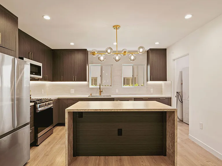 751 N Alfred St — Photo 5