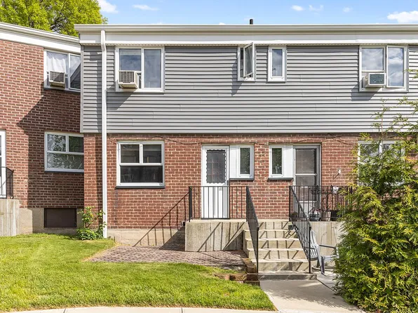 224-30 Manor Rd #D, Queens Village, NY 11427