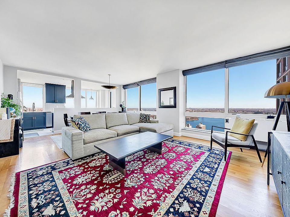 1st image of 215 E 96th St #39H