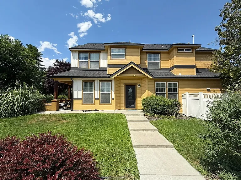 1398 S Division Ave — Photo 1