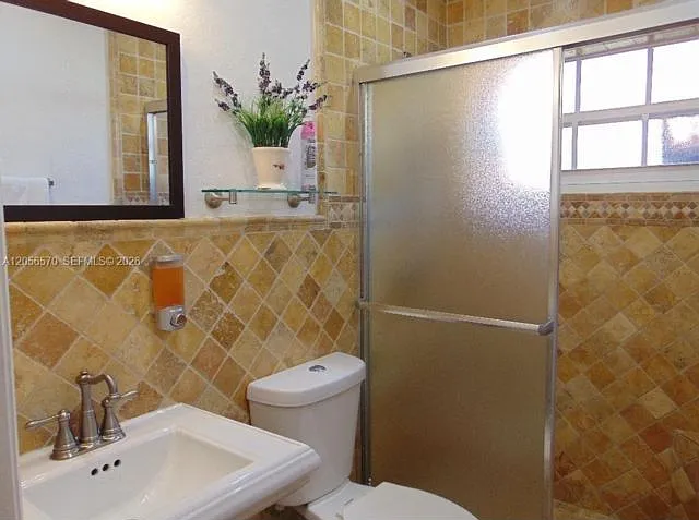3 bed, 2.0 bath, 1517 sqft, $3,550 — Photo 3