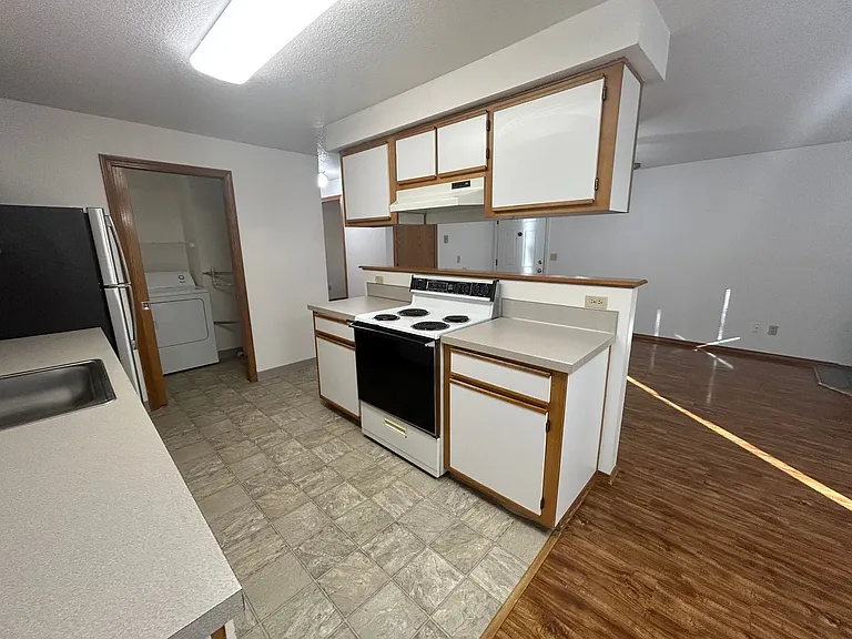 3911 Plomondon St — Photo 3