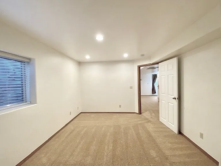 8065 Vectra Dr — Photo 48