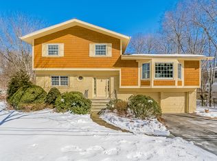 8 Willowbrook Rd, White Plains, NY 10605