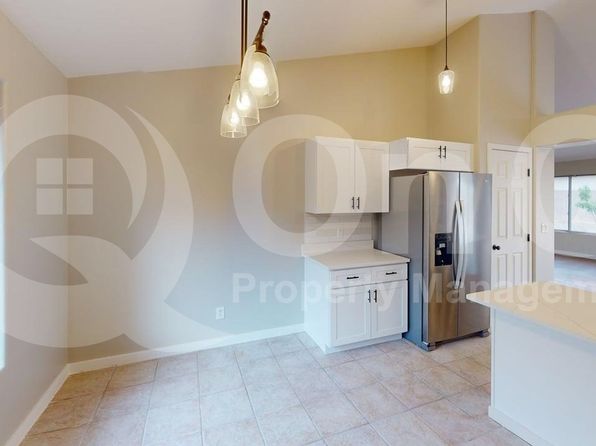 360 E Streams Edge Pl