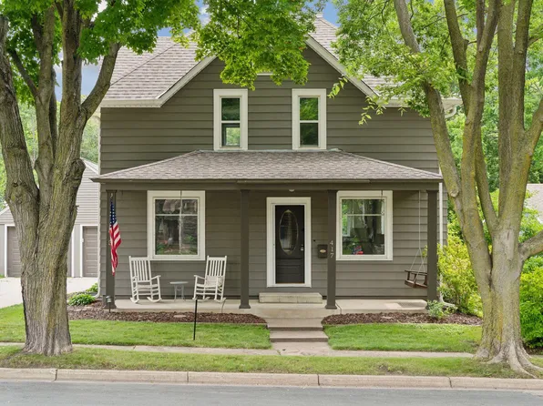 417 Pine St S, Waconia, MN 55387