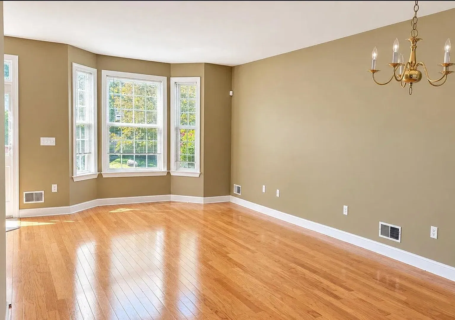 Spacious 3BR Condo in Manalapan — Photo 4