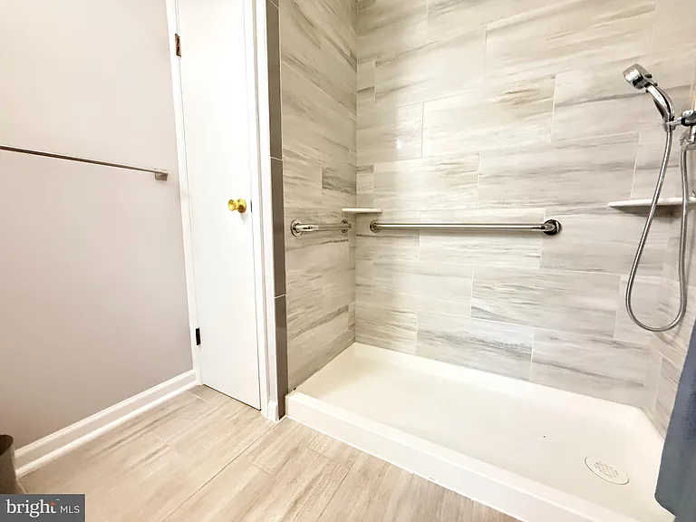 2392 E Ave — Photo 12