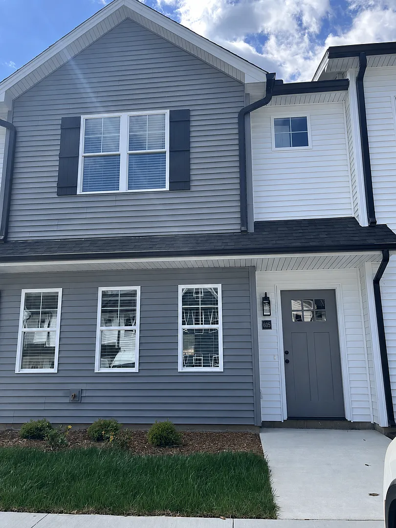 Gorgeous new construction townhome close to Timberlake and Wards Rd! — Photo 1