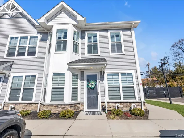 137 Emanuel Way, East Meadow, NY 11554