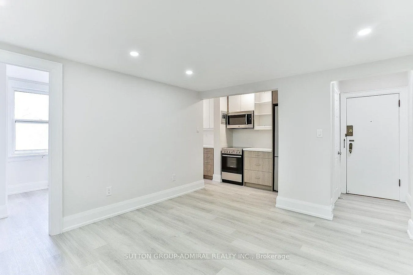 3 bed, $2,400 — Photo 3