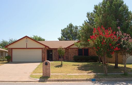 1st image of 601 Lottie Ln