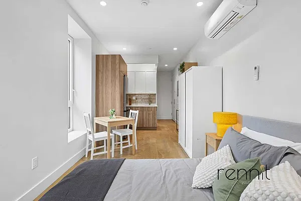 Bedroom, photo 2