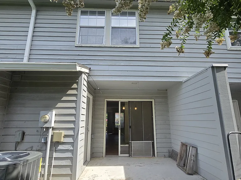 118 Chaucer Ct — Photo 14