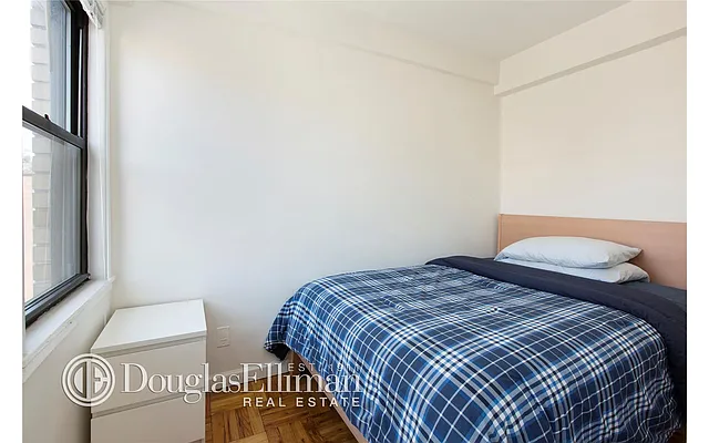 Sold by Douglas Elliman | media 15