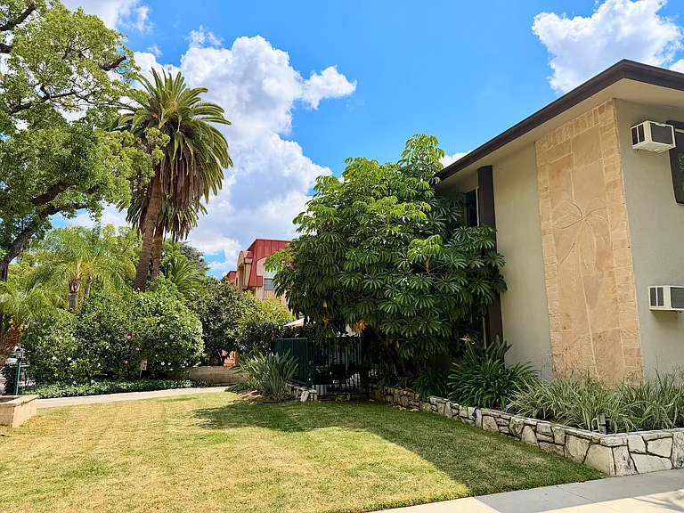 800 Arcadia Ave — Photo 22