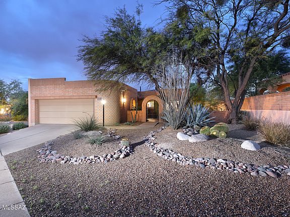 3rd image of 4351 N Camino Ferreo