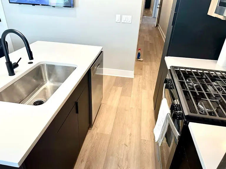 108-110 S Lincoln Pl — Photo 3