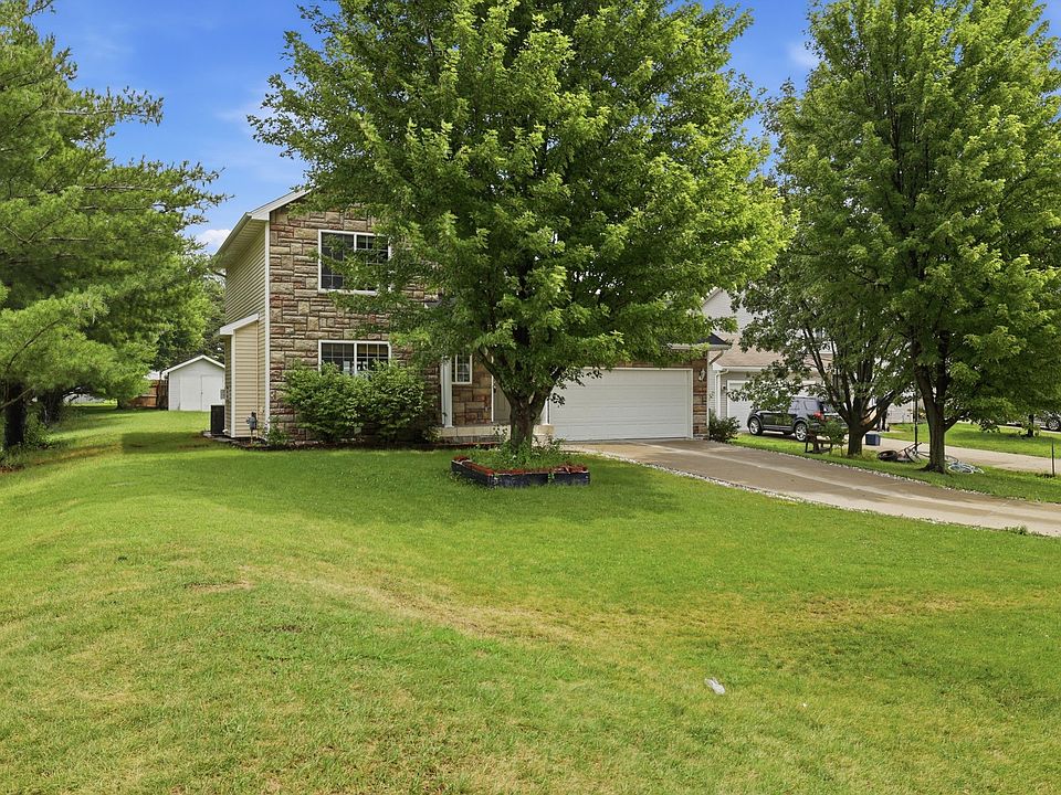 1st image of 325 SE Cardinal Ln
