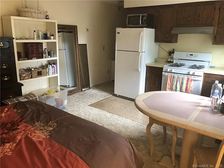 124 Lawn Ave #2R — Photo 3